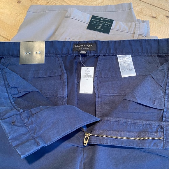 Banana Republic Lived-In chino shorts (2 pair, Grey/Navy) - Picture 6 of 8